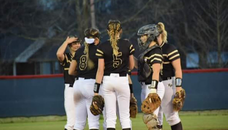 Lady Cats win Tournament