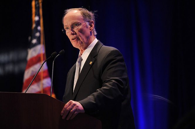 Alabama's Unemployment Rate Drops to 6.6%