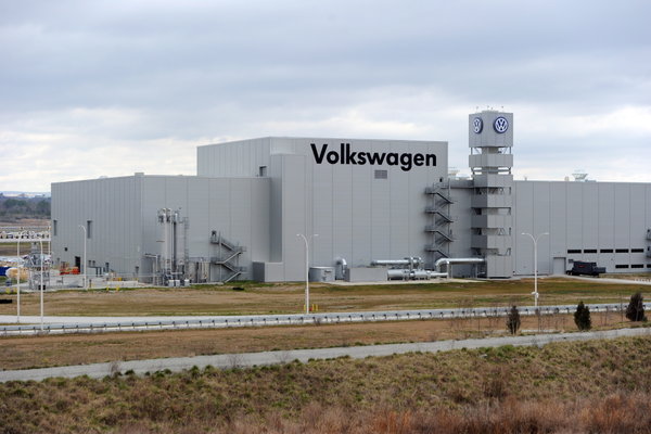 Volkswagen Comes to DeKalb Bearing Gifts