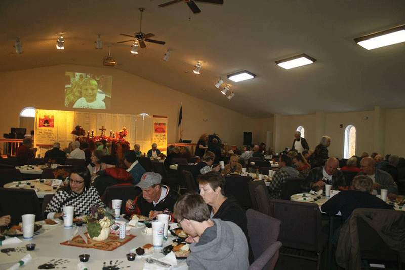 Church shares Thanksgiving with hundreds