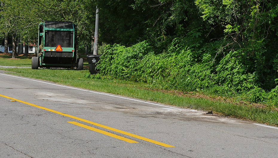 Tractor and SUV collide in Fort Payne on Highway 11