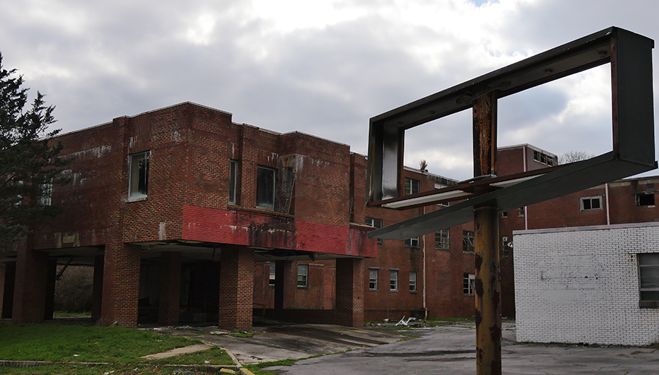Sign the petition to help Fort Payne demolish the old Hospital!