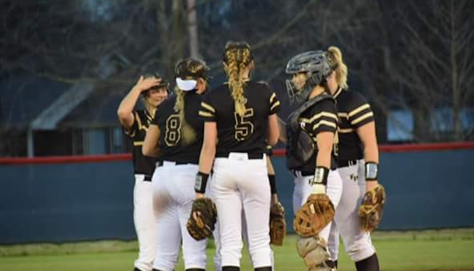 Lady Cats win Tournament