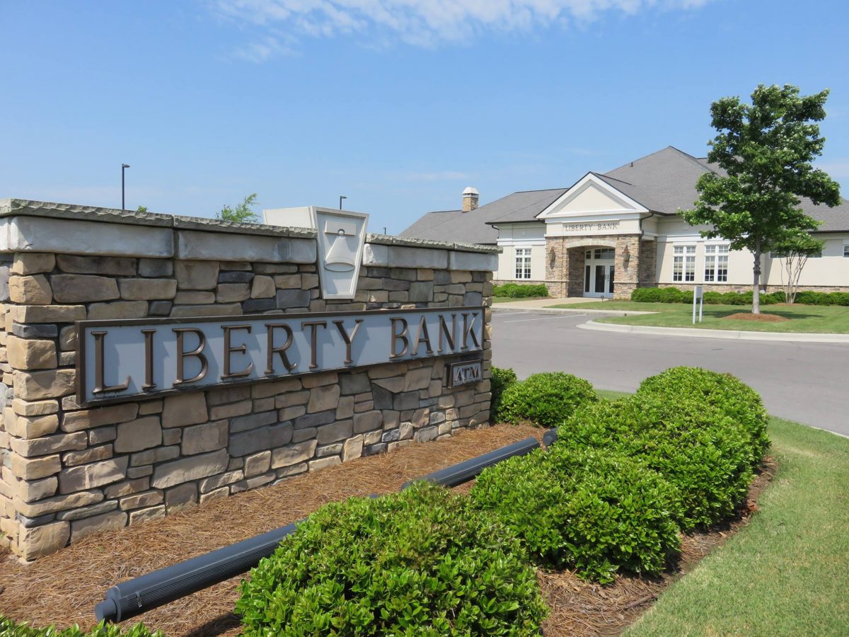 Liberty Bank Re-Closes Lobby