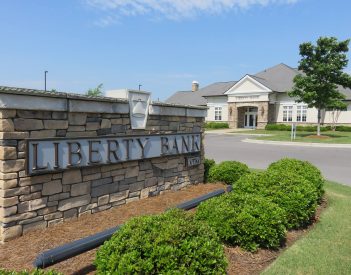 Liberty Bank Re-Closes Lobby