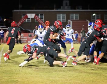 Fyffe Dominates Oakman