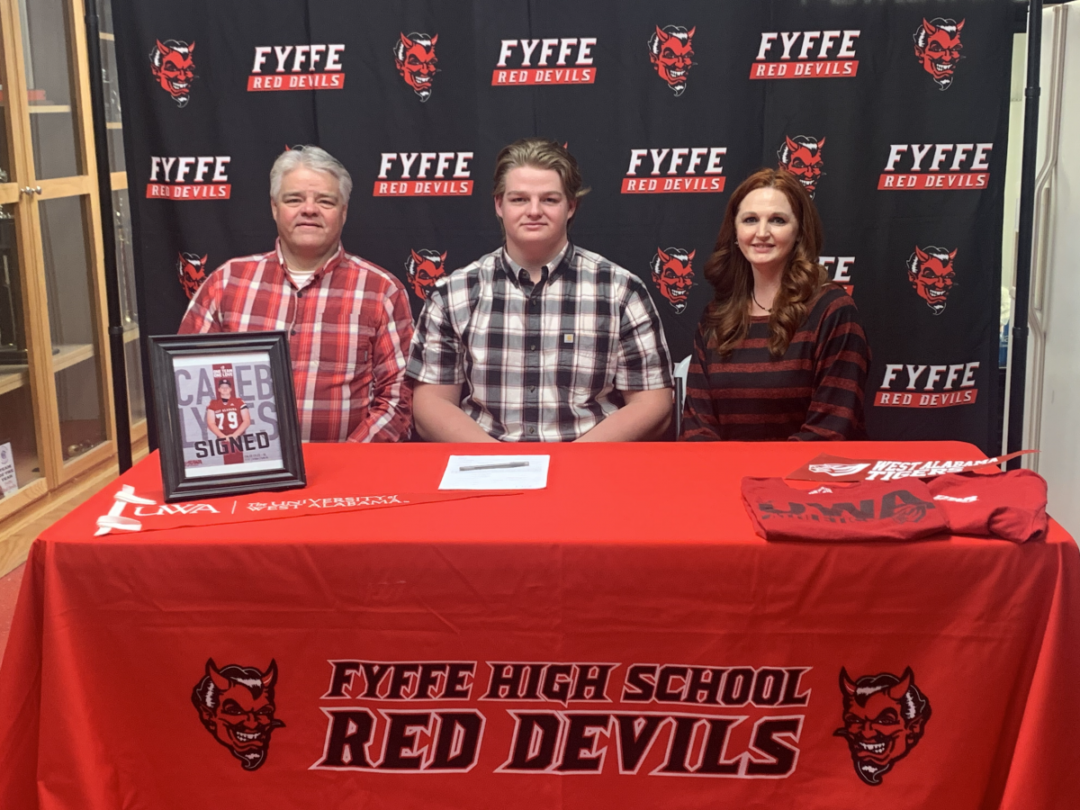 Lyles Signs with UWA