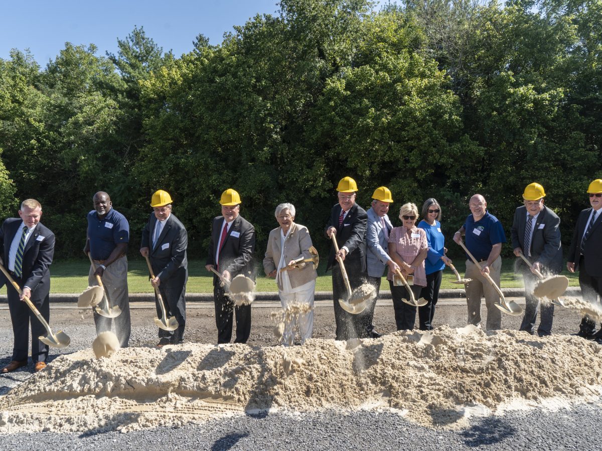 Ivey Attends Groundbreaking for New Facility