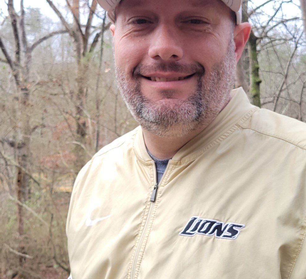 Jon Bales Wins Outstanding Educator Award