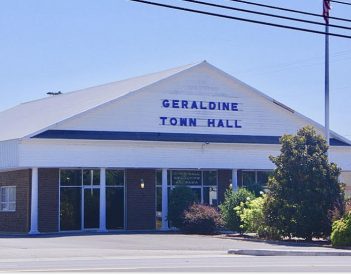 Brent Rhodes speaks at Geraldine Town Council meeting