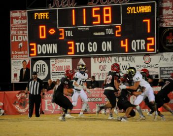 Fyffe pulls away from Sylvania with second-half shutout