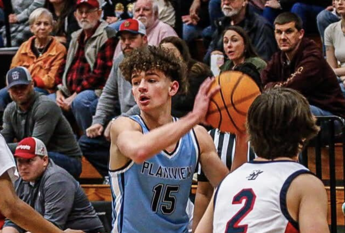 Plainvew girsl rout DAR; Geraldine teams defeat Collinsville