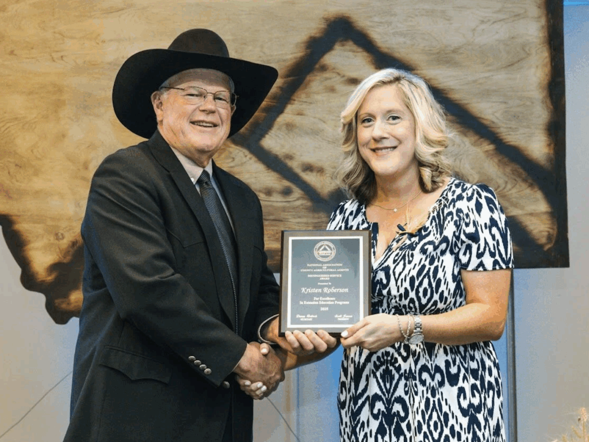 Roberts received Service Award