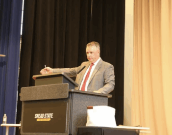 Boaz political forum brings a crowd