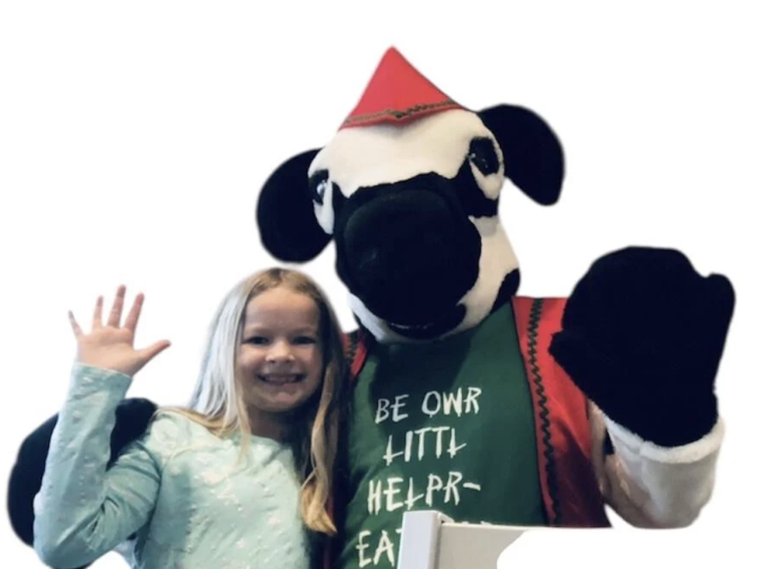 Main Street wrapping up movie series with Christmas icons