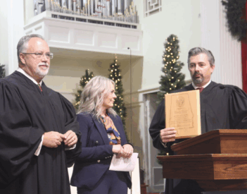 Jackson County Drug Court graduates 21 members, commemorates Wendy Trott for 13 years of service